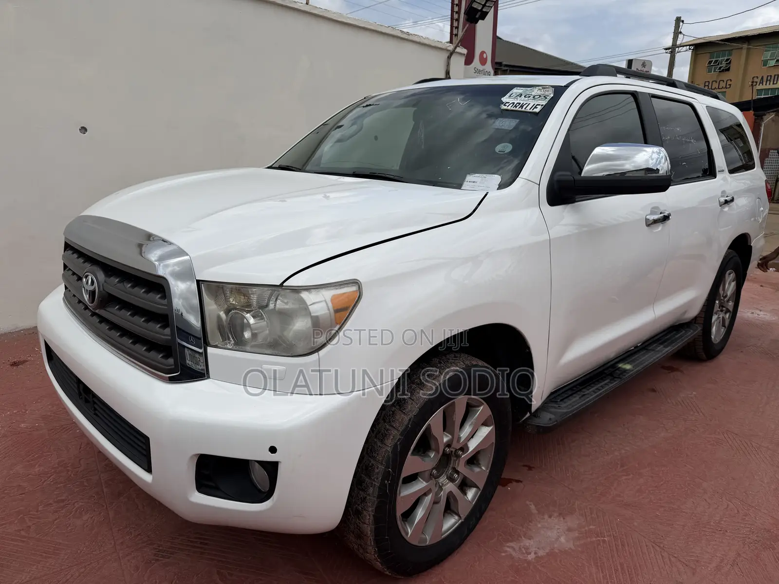 Toyota Sequoia Limited 4dr SUV (5.7L 8cyl 6A) 2012 White