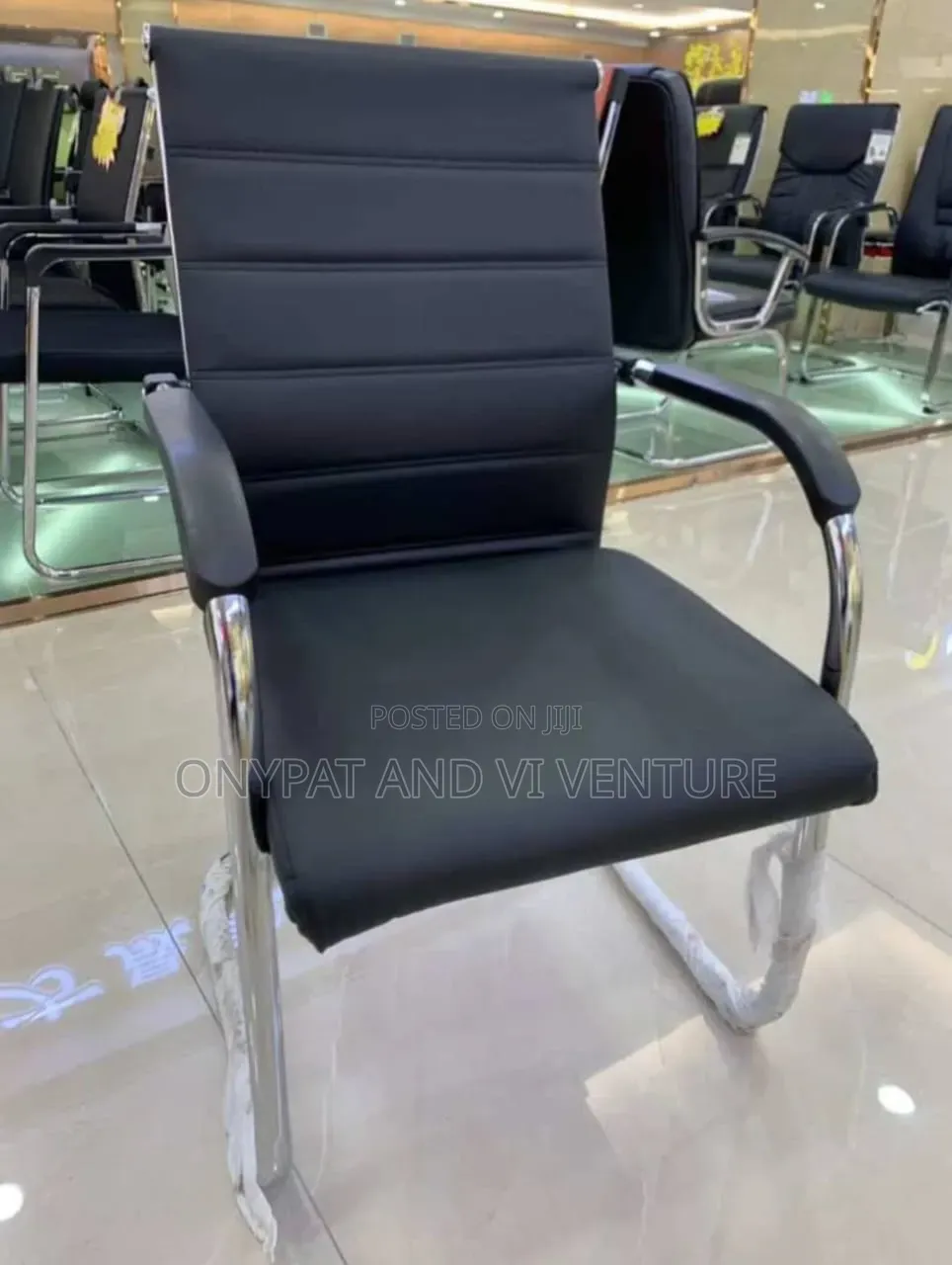 Classic Visitors Waiting Chair
