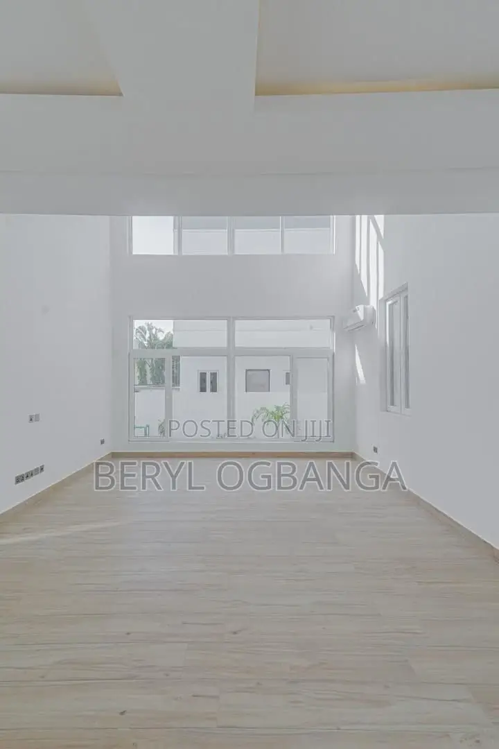 4bdrm Duplex in Lekki Phase 1 for rent