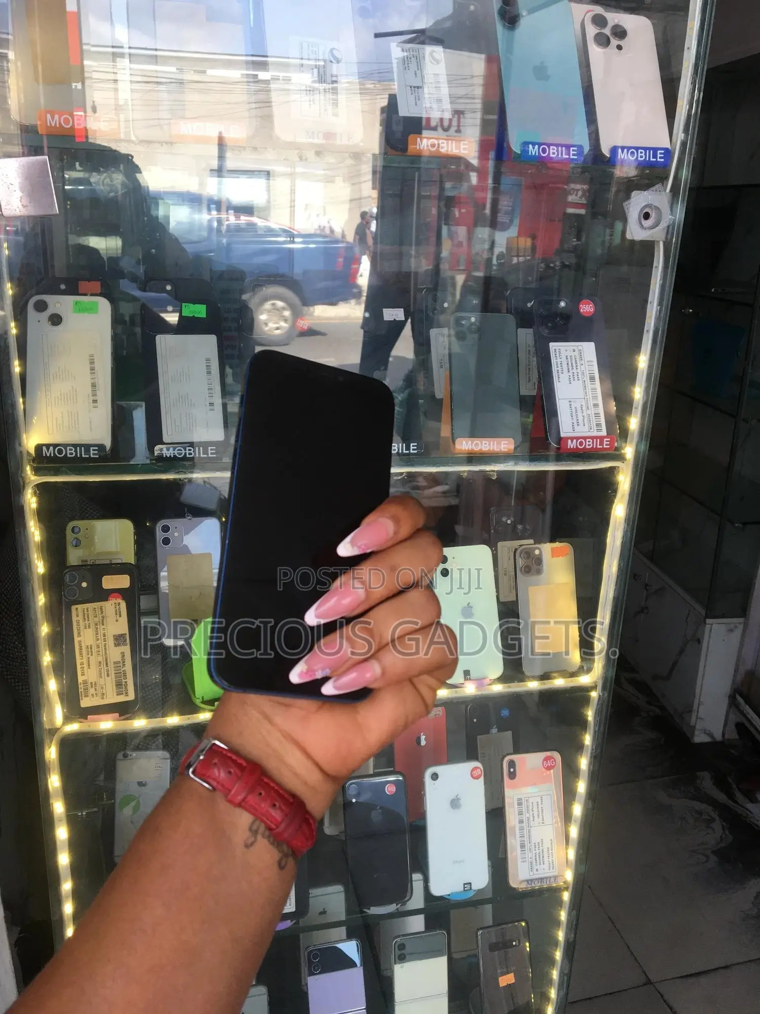 Apple iPhone 12 64 GB