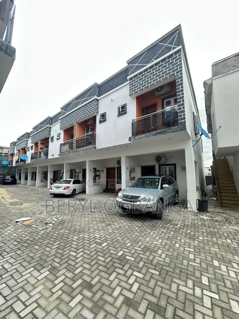 Furnished 3bdrm Duplex in Ikota for sale
