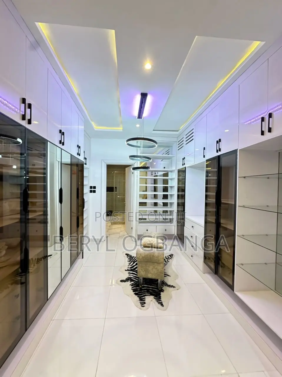 5bdrm Duplex in Idado for rent