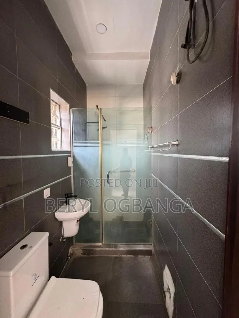 5bdrm Duplex in Ikate for rent