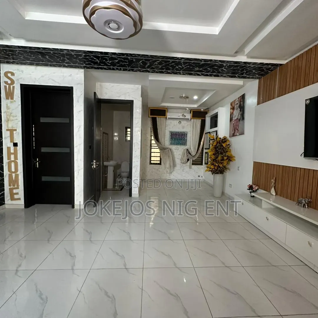 4bdrm Townhouse/Terrace in Orchid Road, Lafiaji for sale