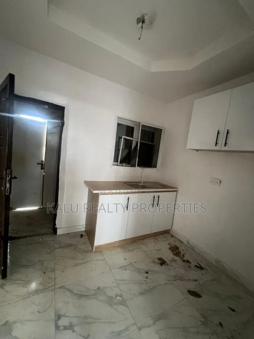 Mini Flat in Osapa London for rent