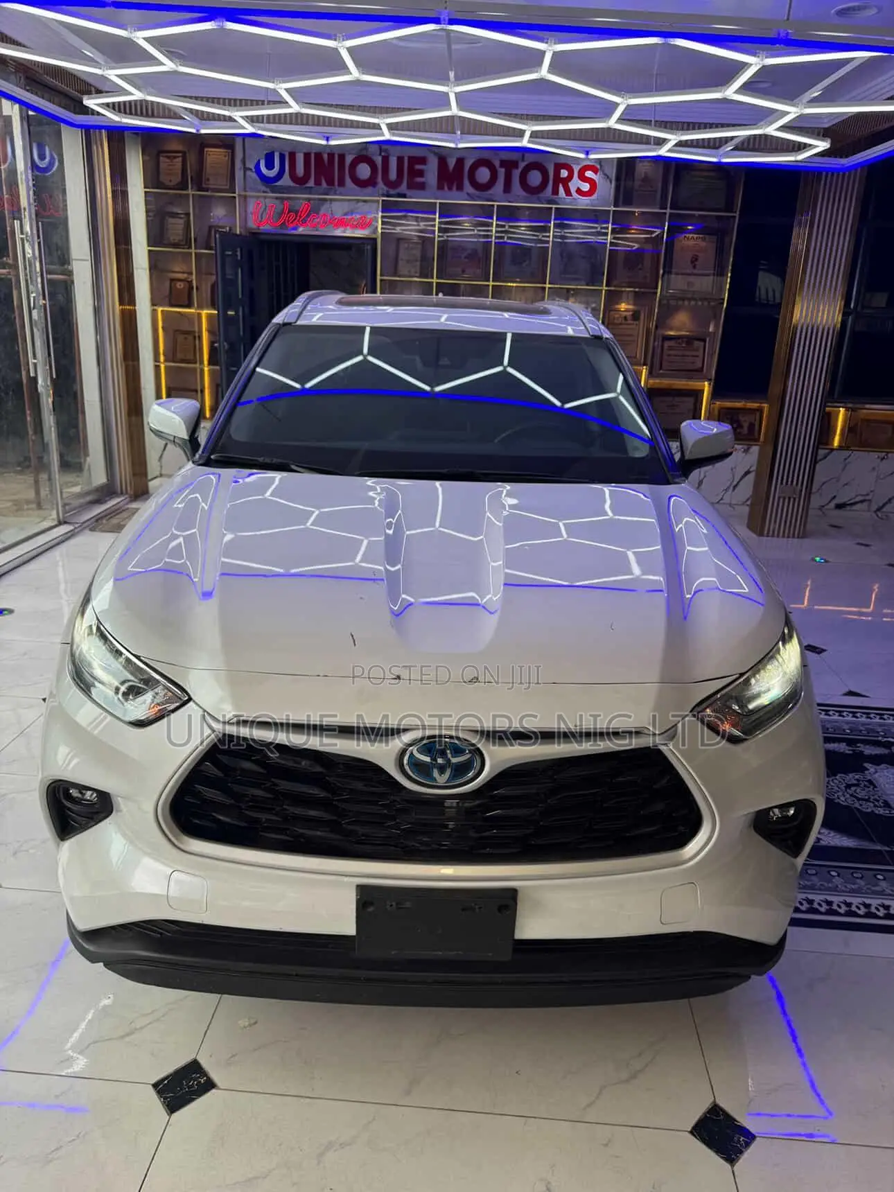Toyota Highlander Hybrid 2024 White