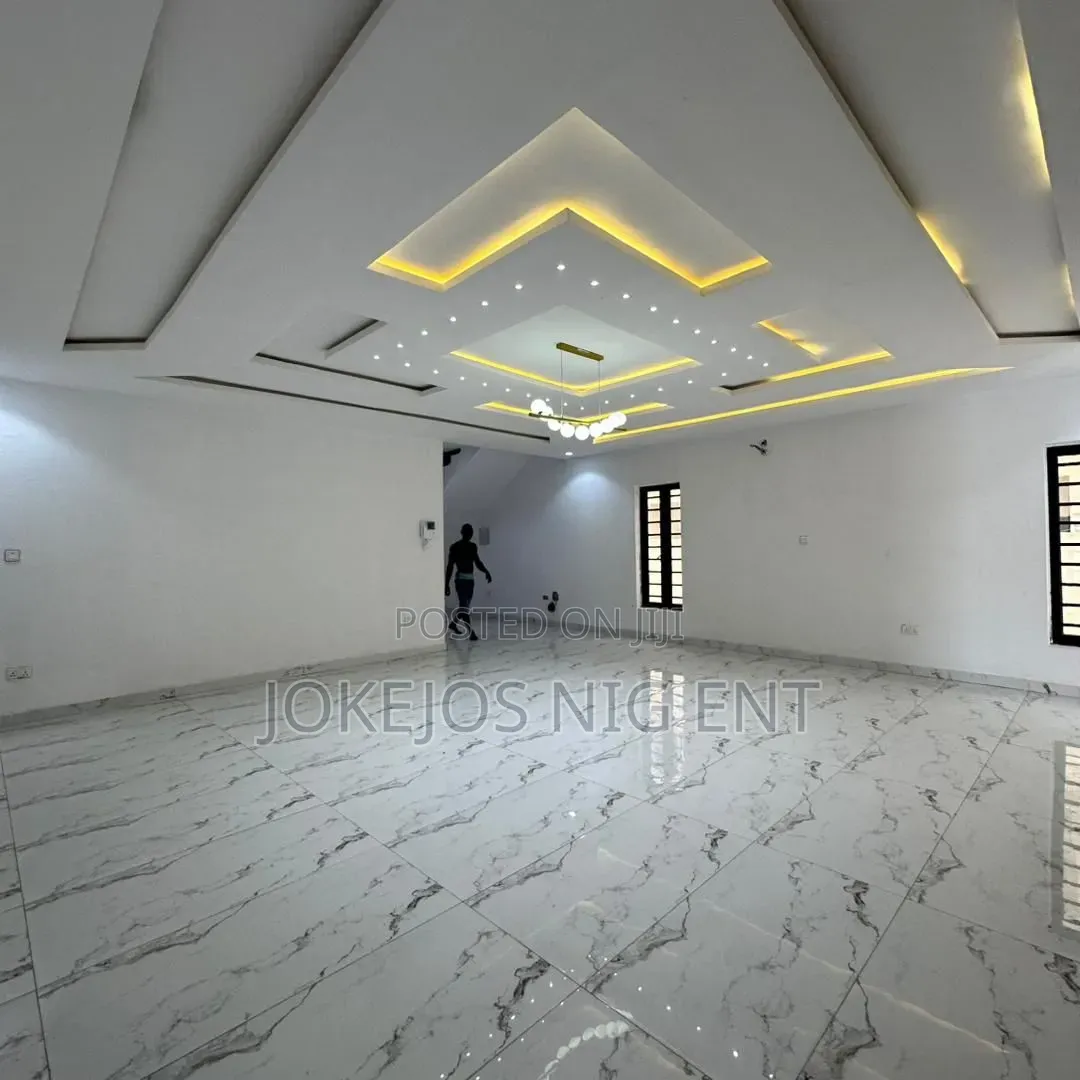 4bdrm Duplex in Ikota Gra for sale