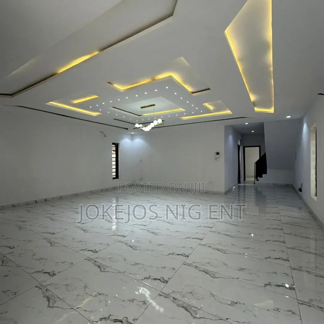 4bdrm Duplex in Ikota Gra for sale