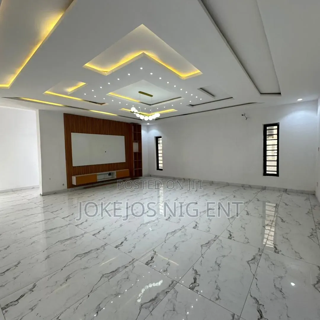 4bdrm Duplex in Ikota Gra for sale