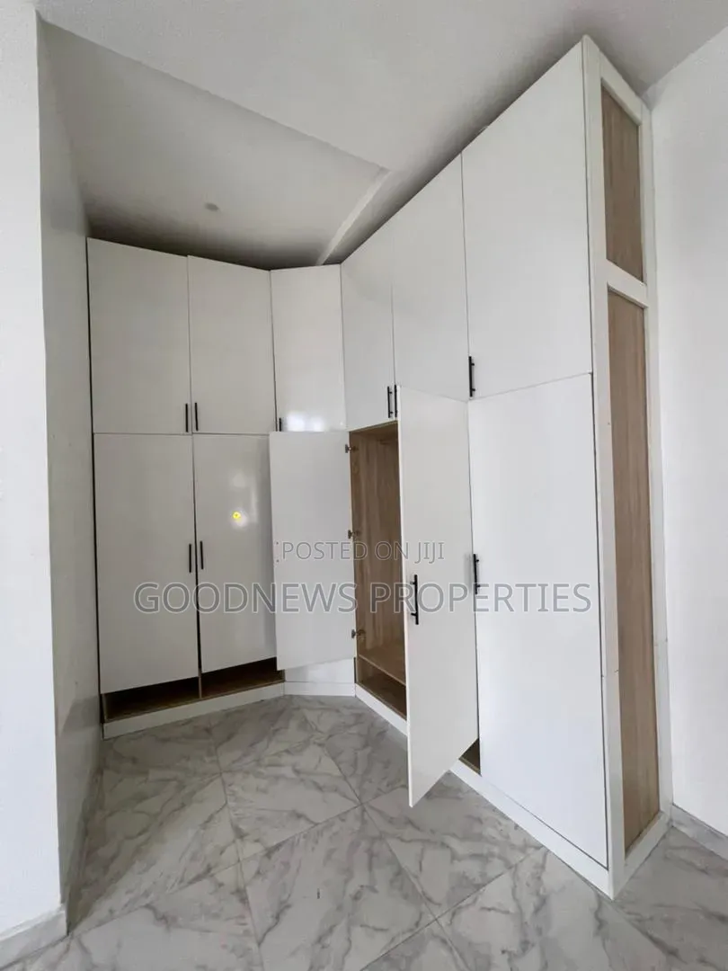 4bdrm Duplex in Orchid Road, Ikota for sale