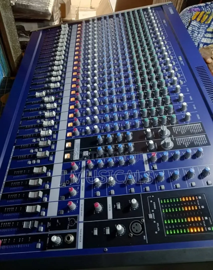 24 Channels Yamaha Mixer