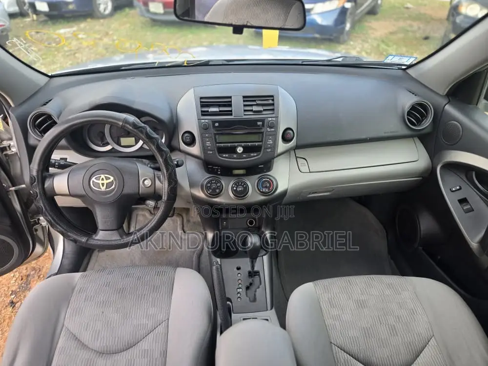 Toyota RAV4 2011 Silver