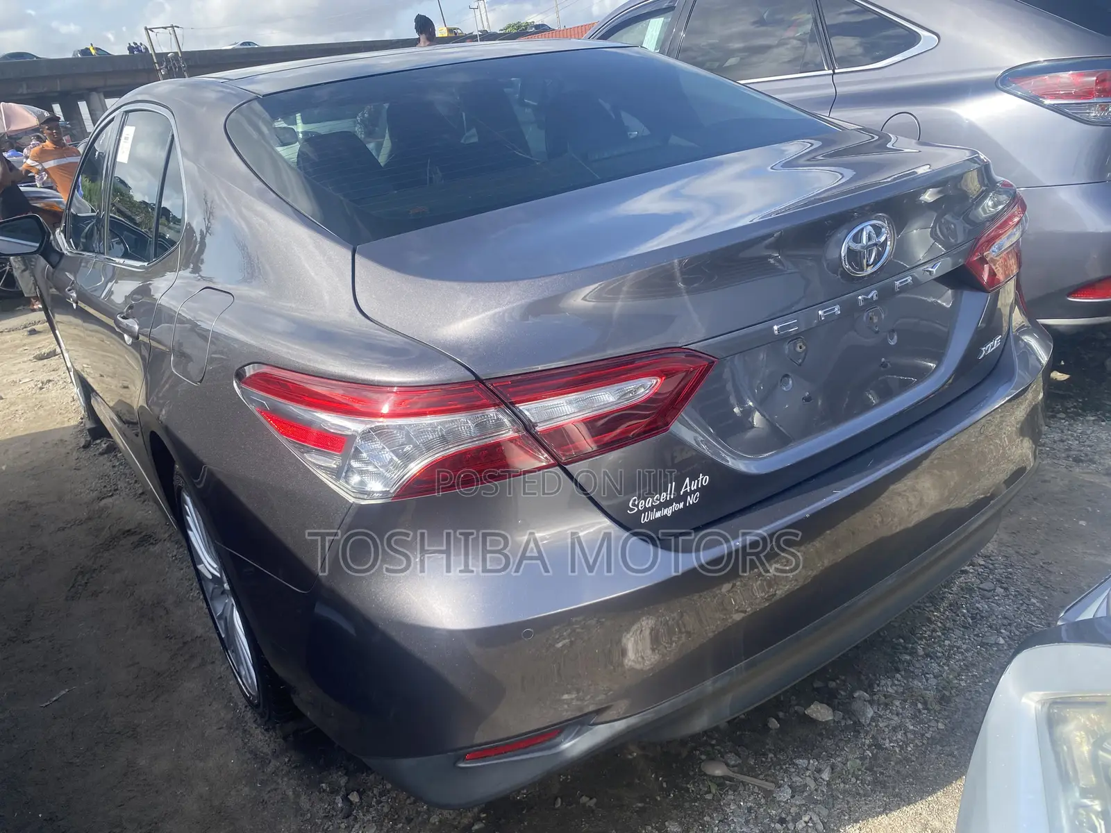 Toyota Camry XLE FWD 2020 Gray
