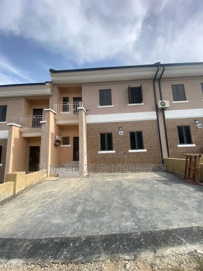 3bdrm Townhouse / Terrace in Rockvale Manors, Zone B for rent