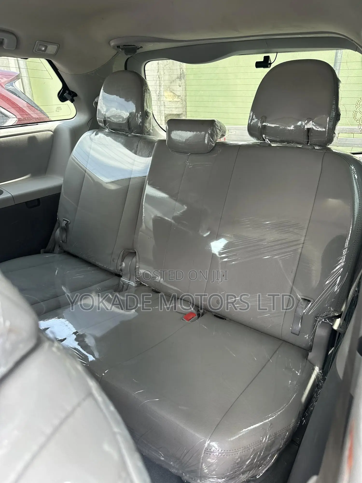 Toyota Sienna XLE 8-Passenger 4dr Minivan (3.5L 6cyl 6A) 2015 Silver