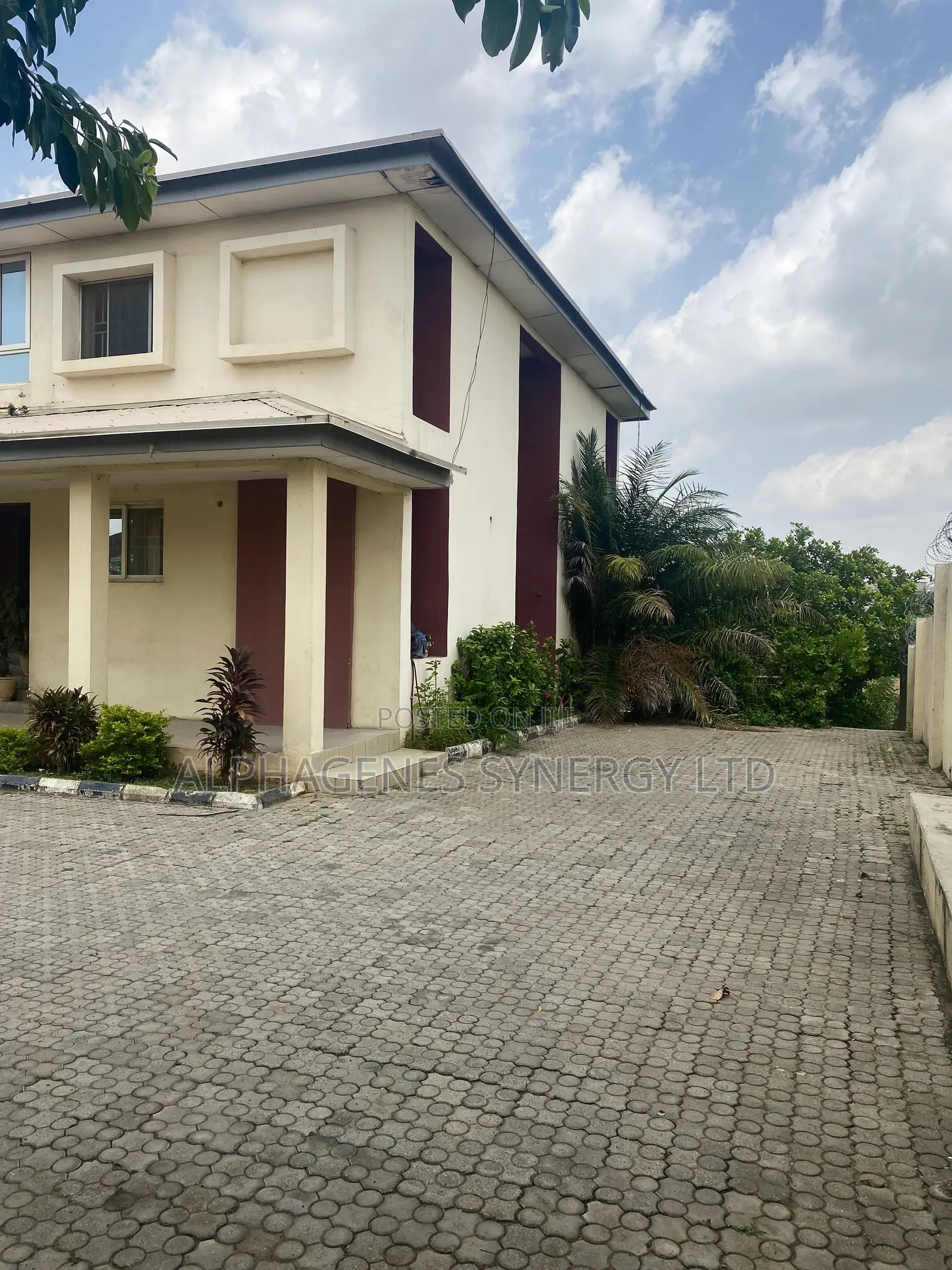 5bdrm Duplex in Asokoro for sale