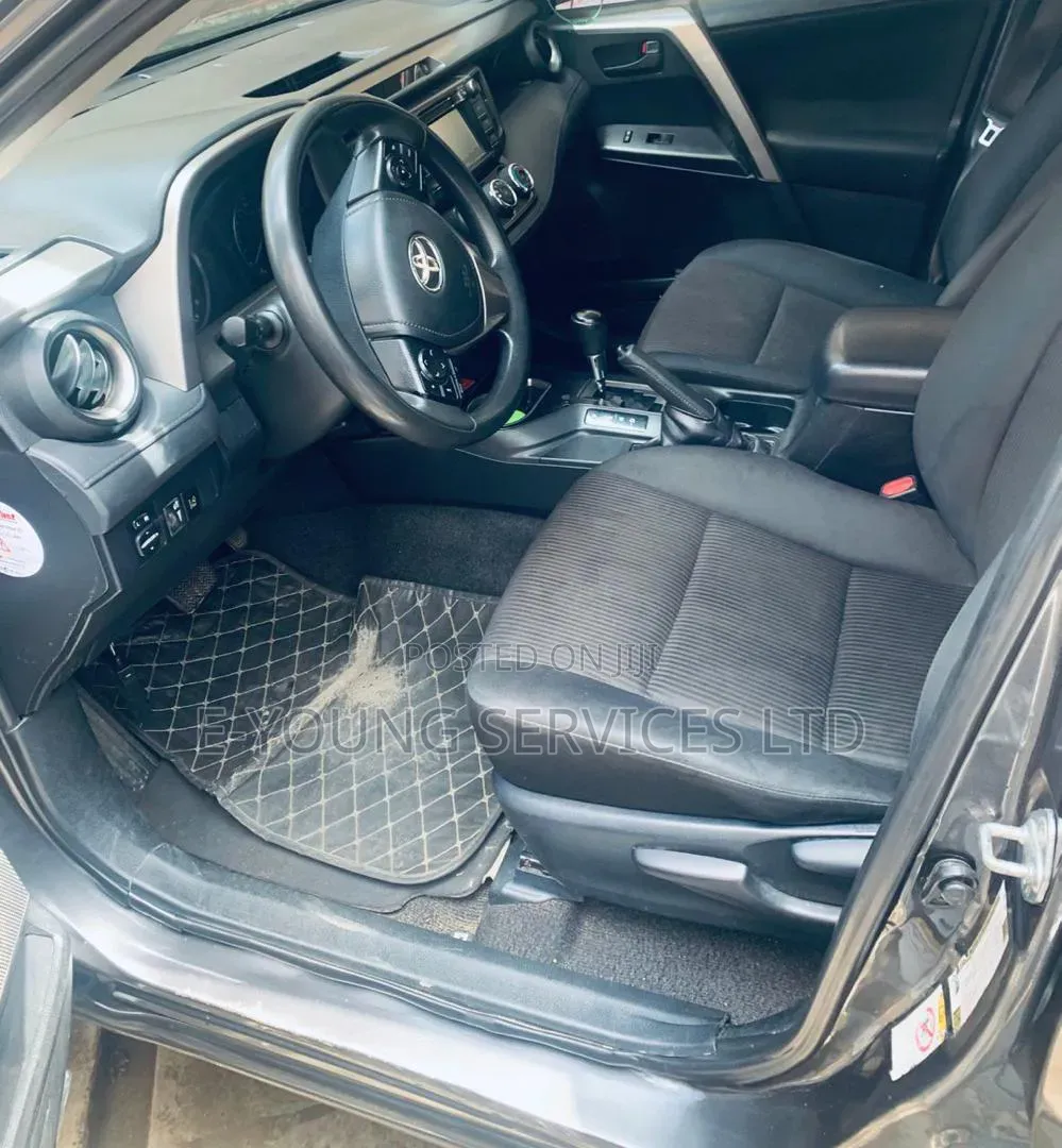 Toyota RAV4 2017 Gray