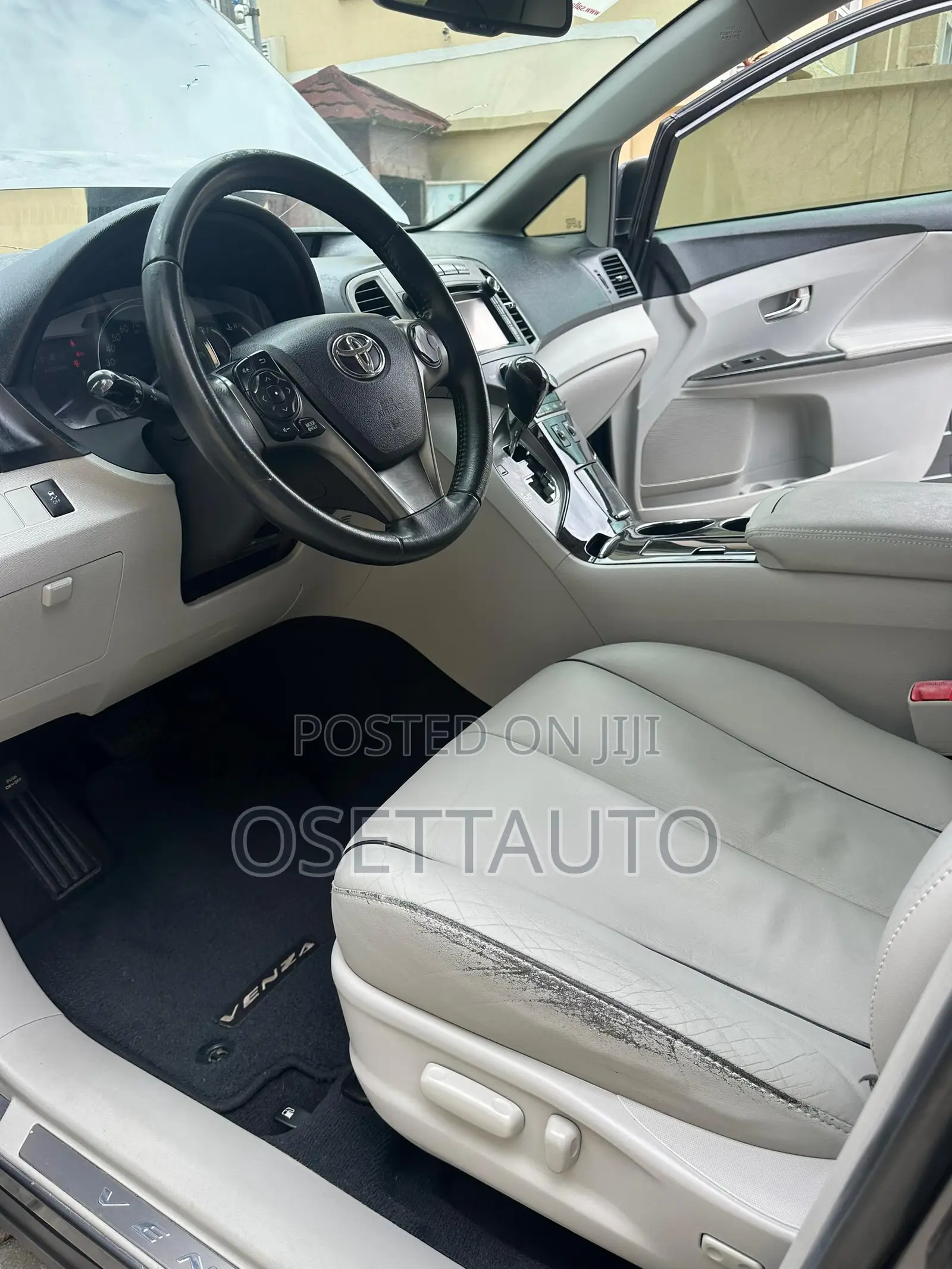 Toyota Venza XLE 2014 Gray