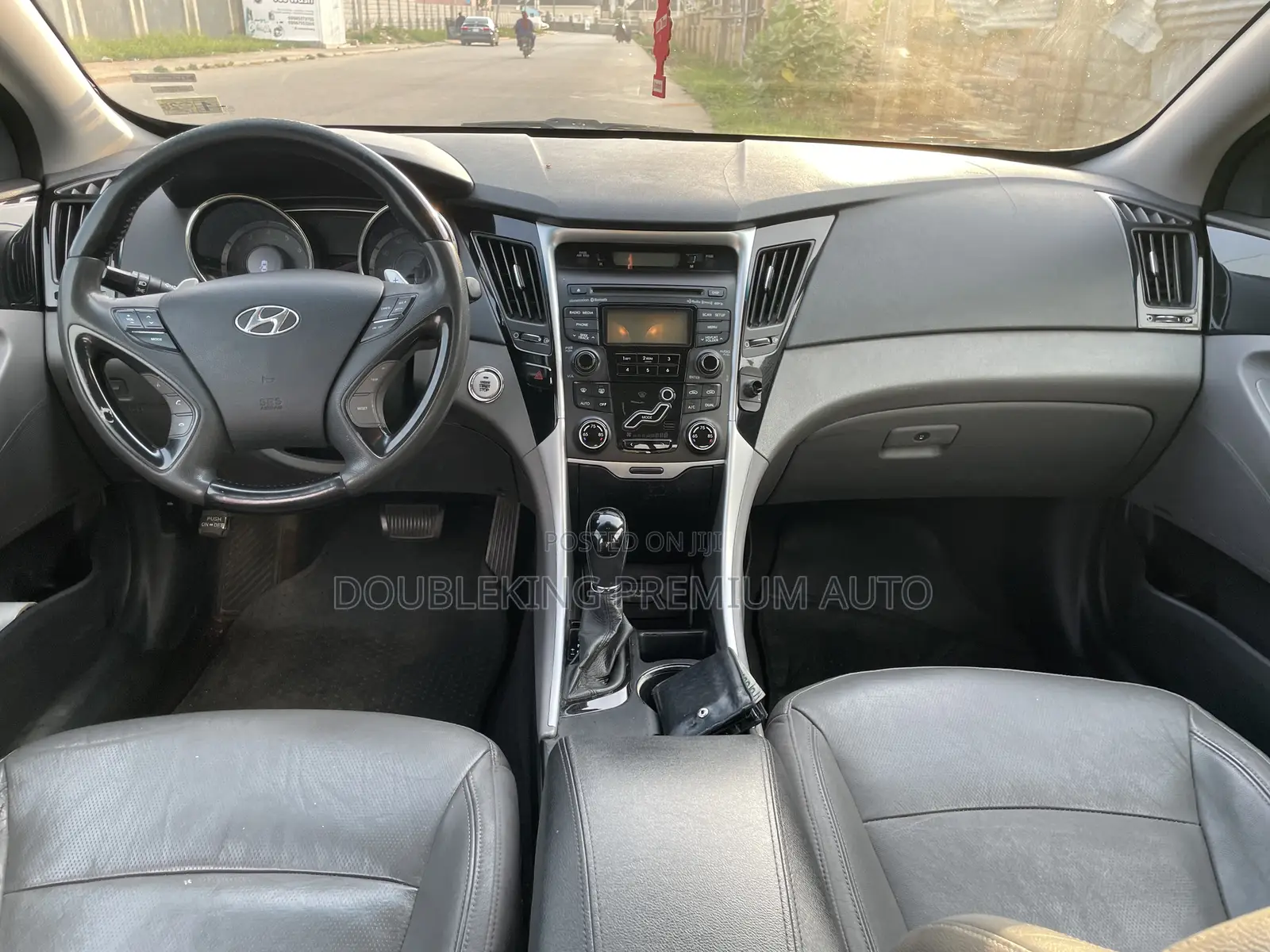 Hyundai Sonata Limited Sedan FWD (2.4L 4cyl 6A) 2012 Black