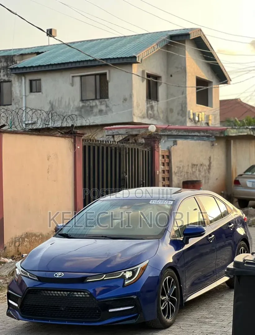 Toyota Corolla SE 2021 Blue