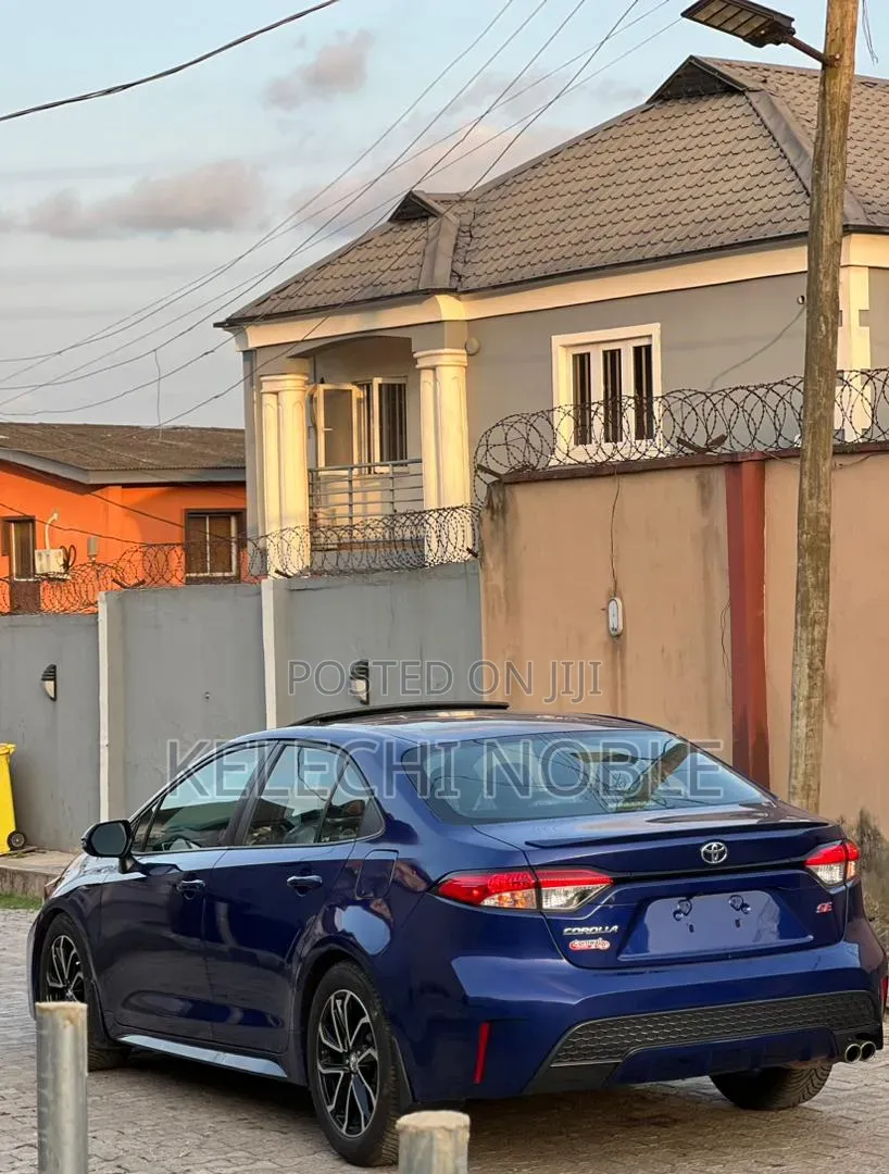 Toyota Corolla SE 2021 Blue