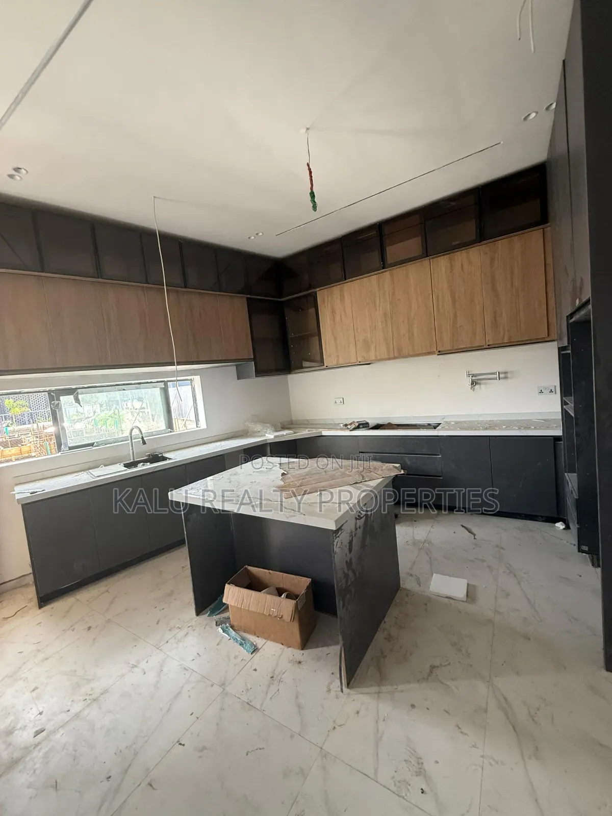 5bdrm Duplex in Ikate for rent