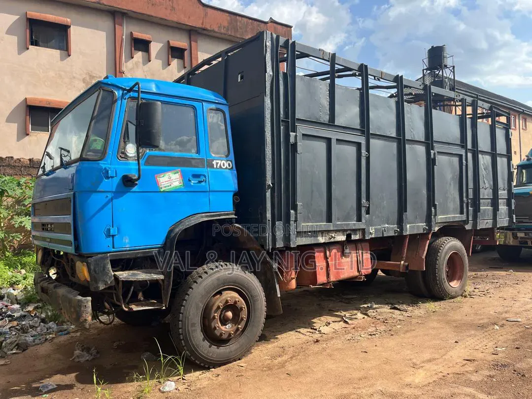 Daf 1700 Turbo Container Body Truck With Bad Engine