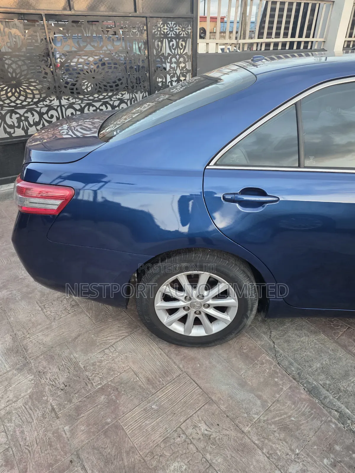 Toyota Camry XLE 4dr Sedan (2.5L 4cyl 6A) 2011 Blue