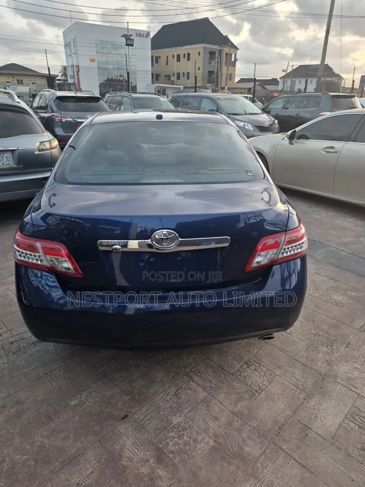 Toyota Camry XLE 4dr Sedan (2.5L 4cyl 6A) 2011 Blue