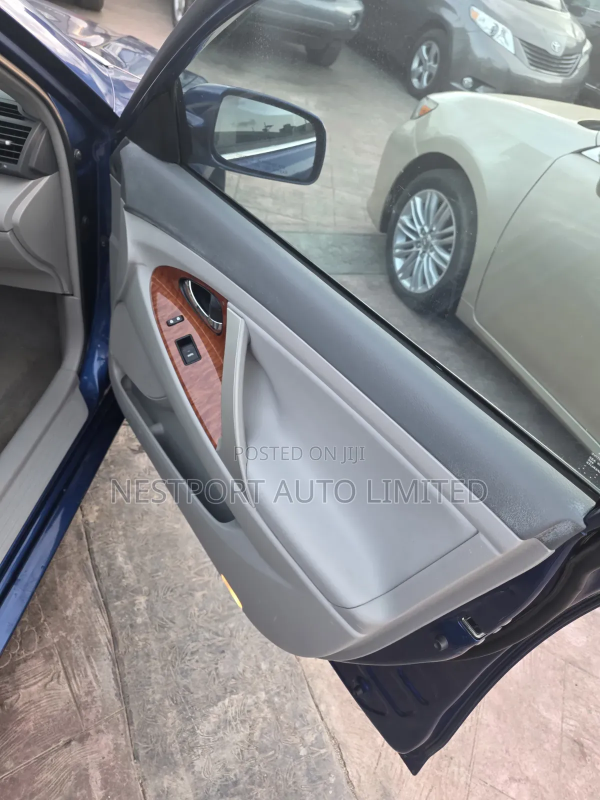 Toyota Camry XLE 4dr Sedan (2.5L 4cyl 6A) 2011 Blue