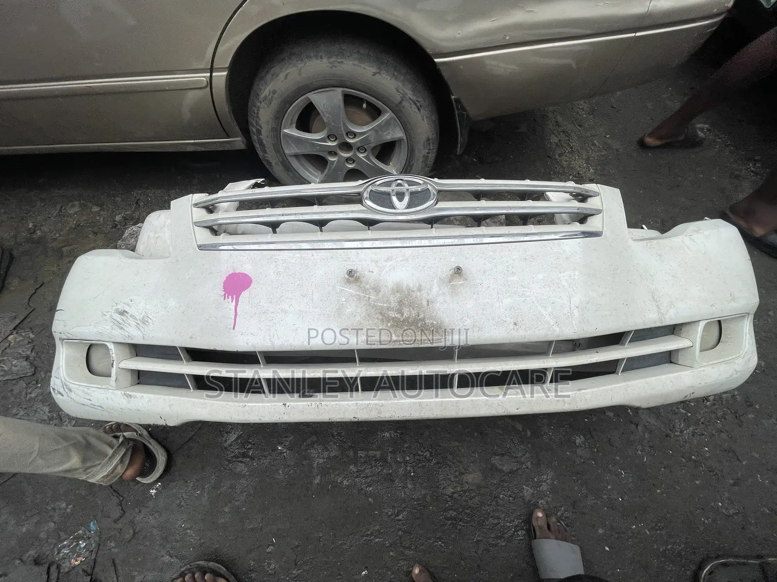 Complete Front Bumper Avalon 2006-2007