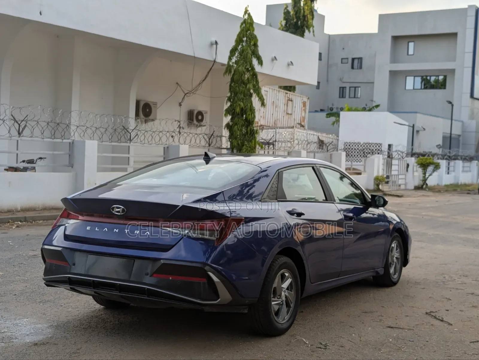 Hyundai Elantra Limited IVT 2025 Blue