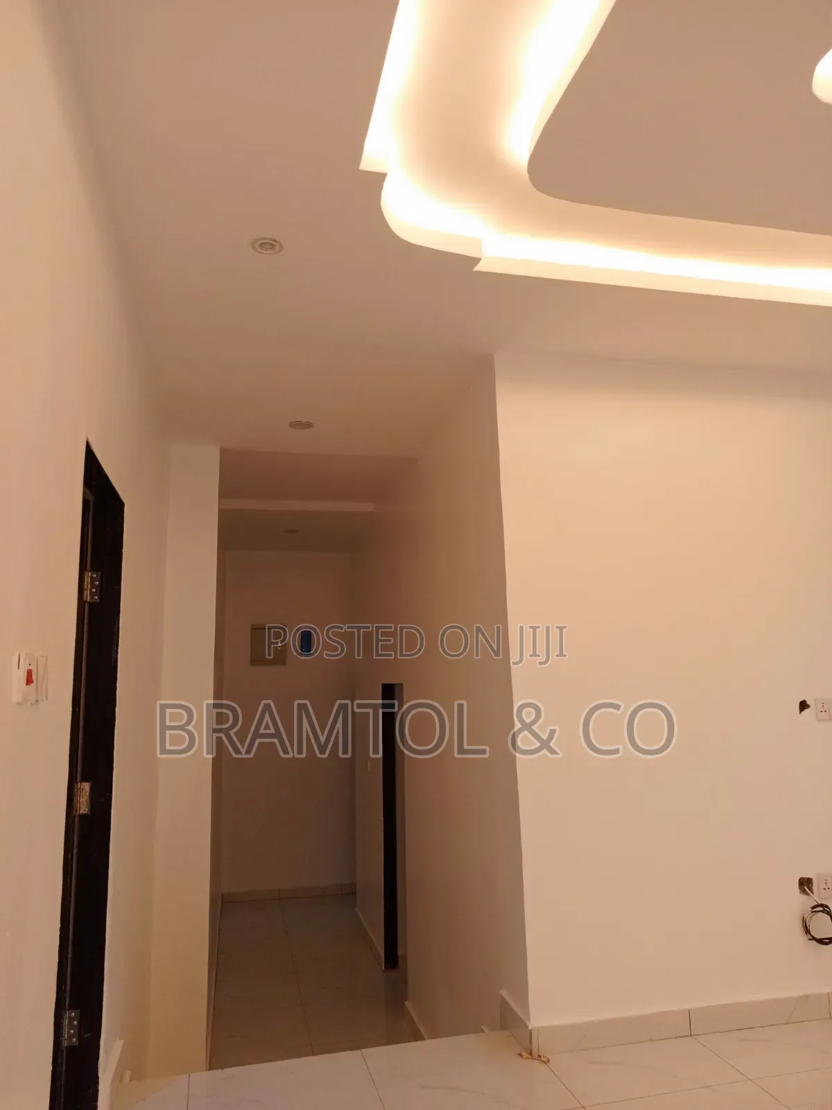 2bdrm Bungalow in Dakwo District for rent