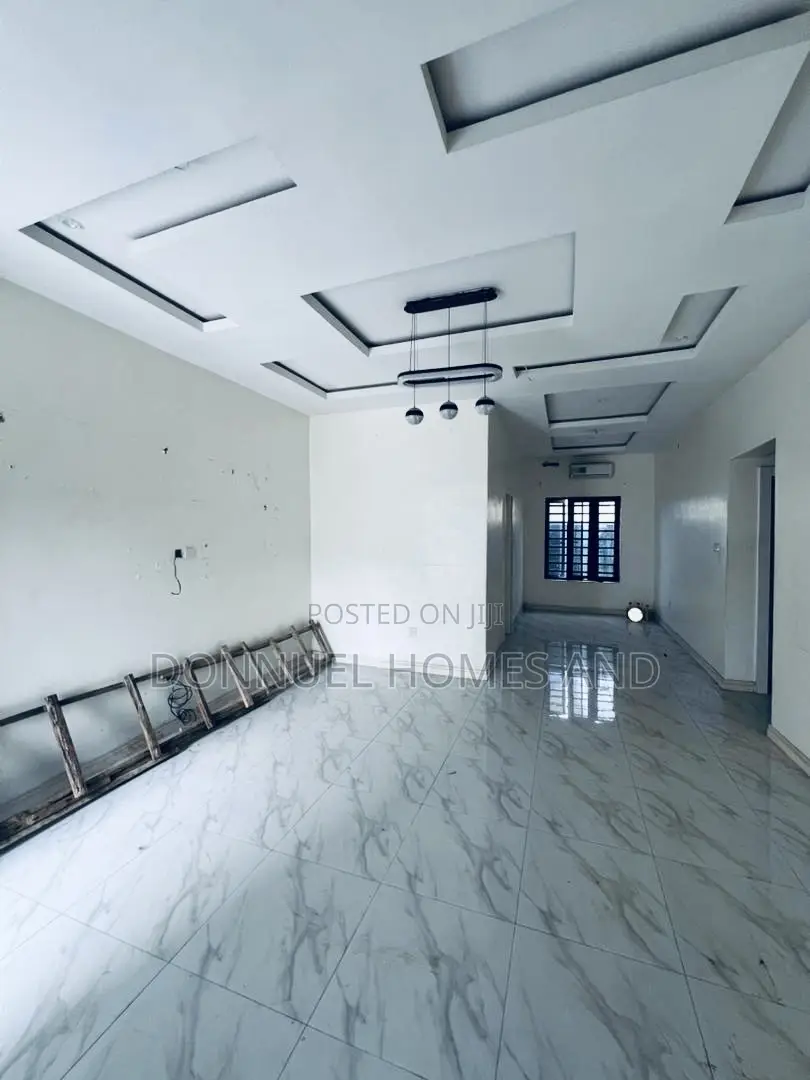 2bdrm Apartment in Lekki Expressway for rent