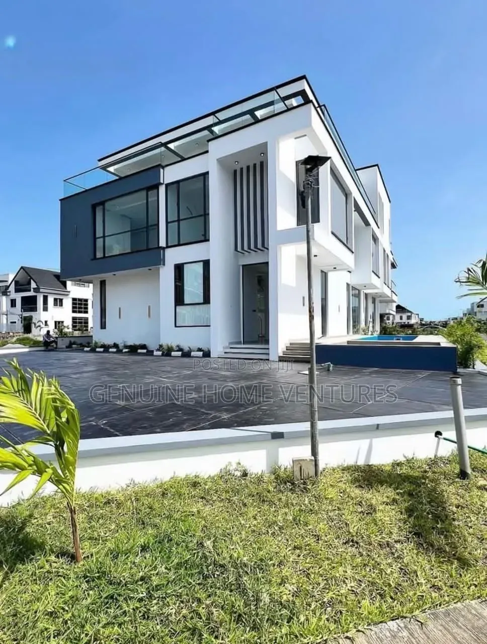 5bdrm Duplex in Ikate for sale