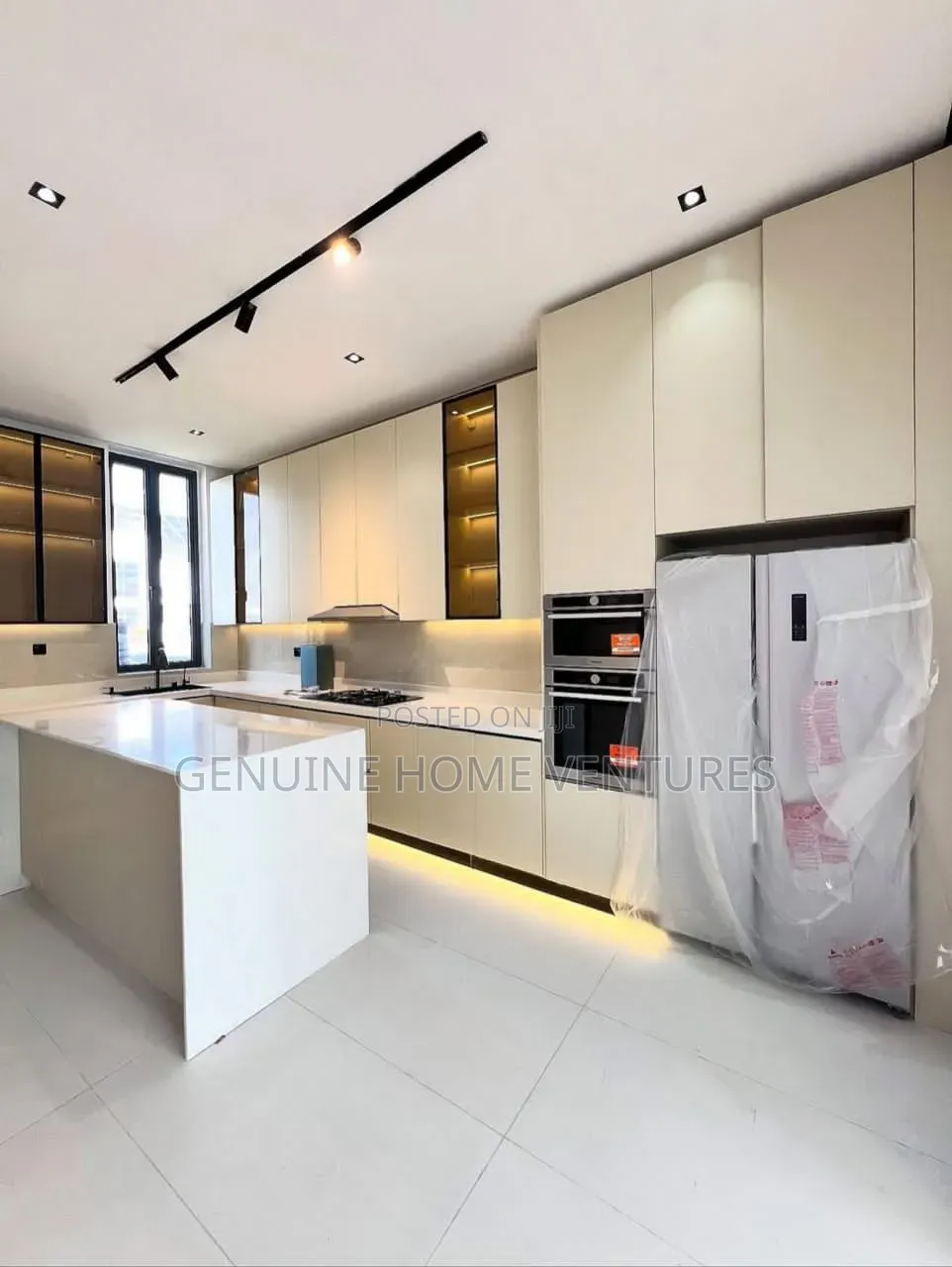 5bdrm Duplex in Ikate for sale