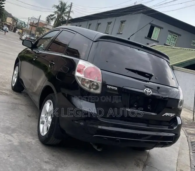 Toyota Matrix XR Hatchback FWD (1.8L 4cyl 4A) 2008 Black
