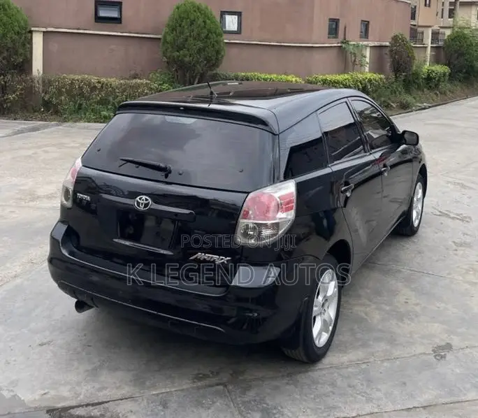 Toyota Matrix XR Hatchback FWD (1.8L 4cyl 4A) 2008 Black