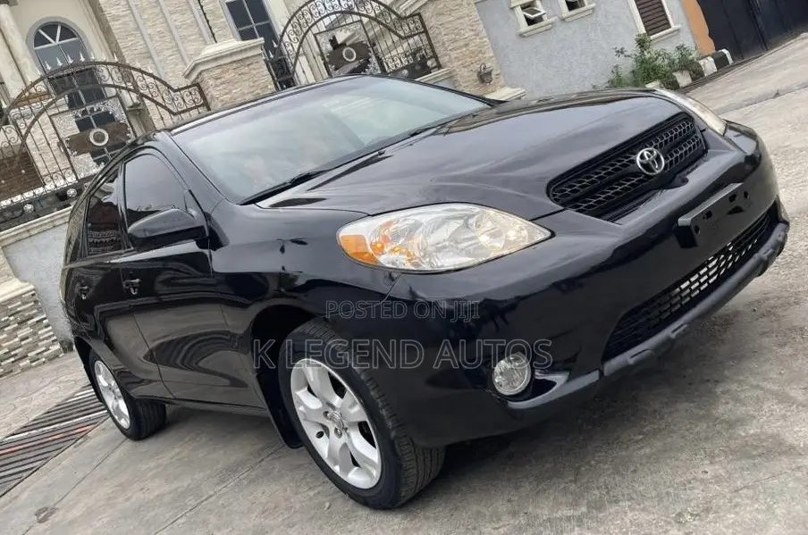 Toyota Matrix XR Hatchback FWD (1.8L 4cyl 4A) 2008 Black