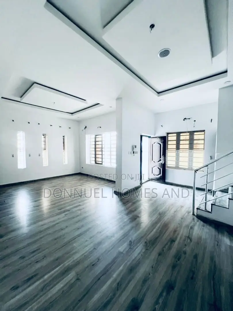 4bdrm Duplex in Ologolo for rent