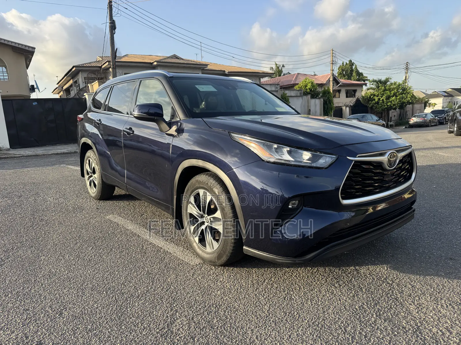 Toyota Highlander XLE AWD 2020 Blue