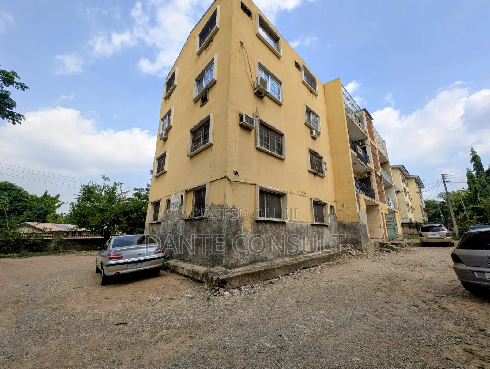 3bdrm Block of Flats in Wuse for sale