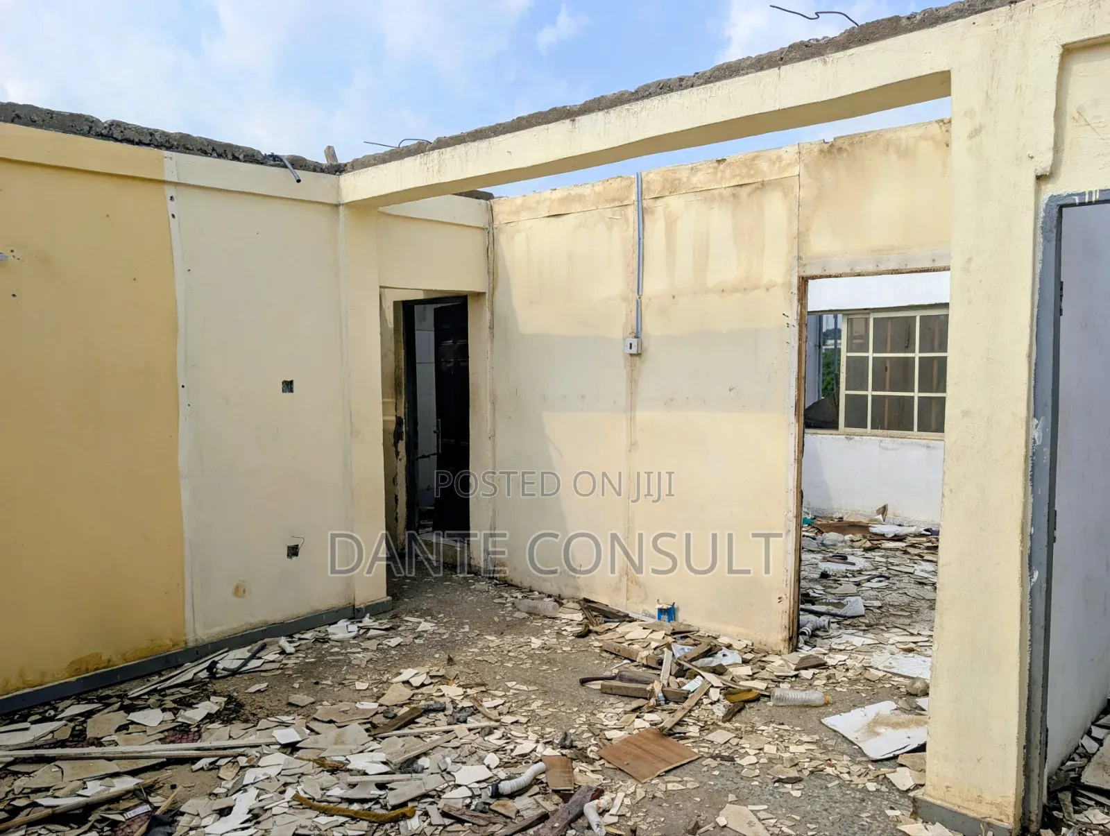 3bdrm Block of Flats in Wuse for sale