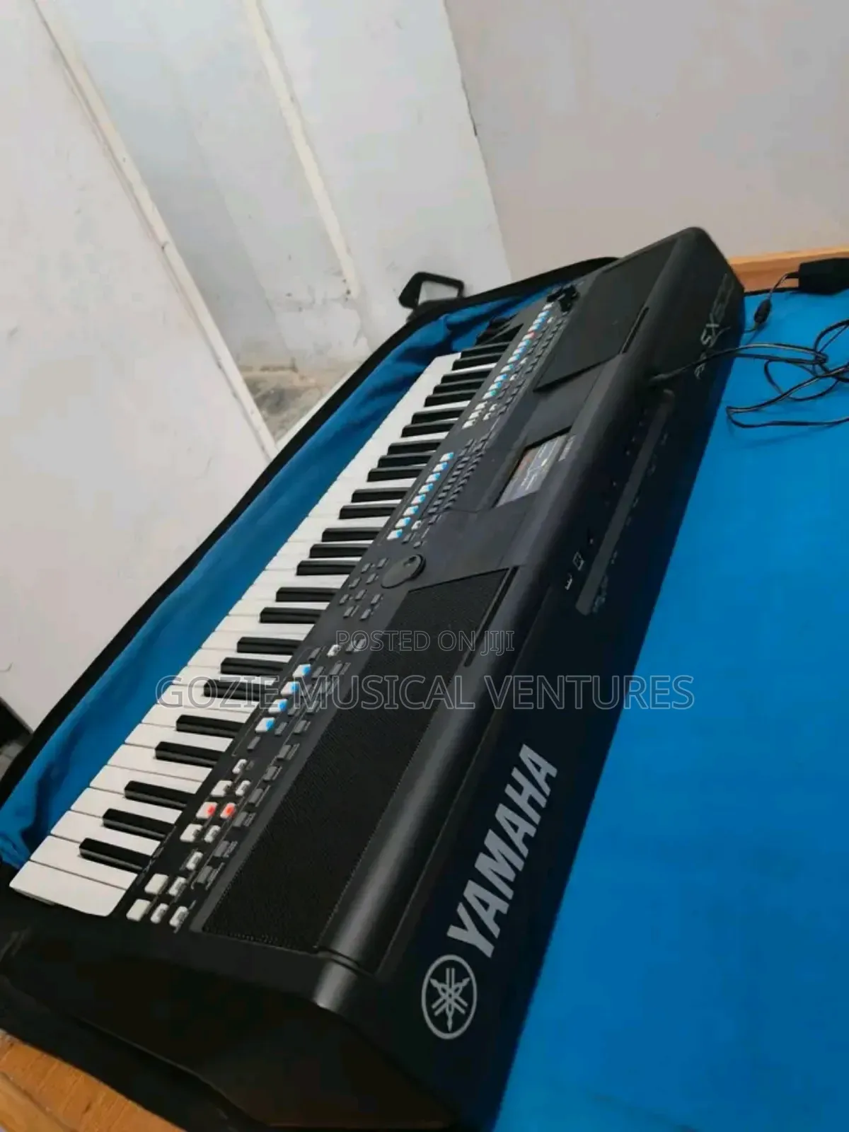 Brand New Yamaha Keyboard PSR Sx 600 With Complete 61 Keys and Adaptor
