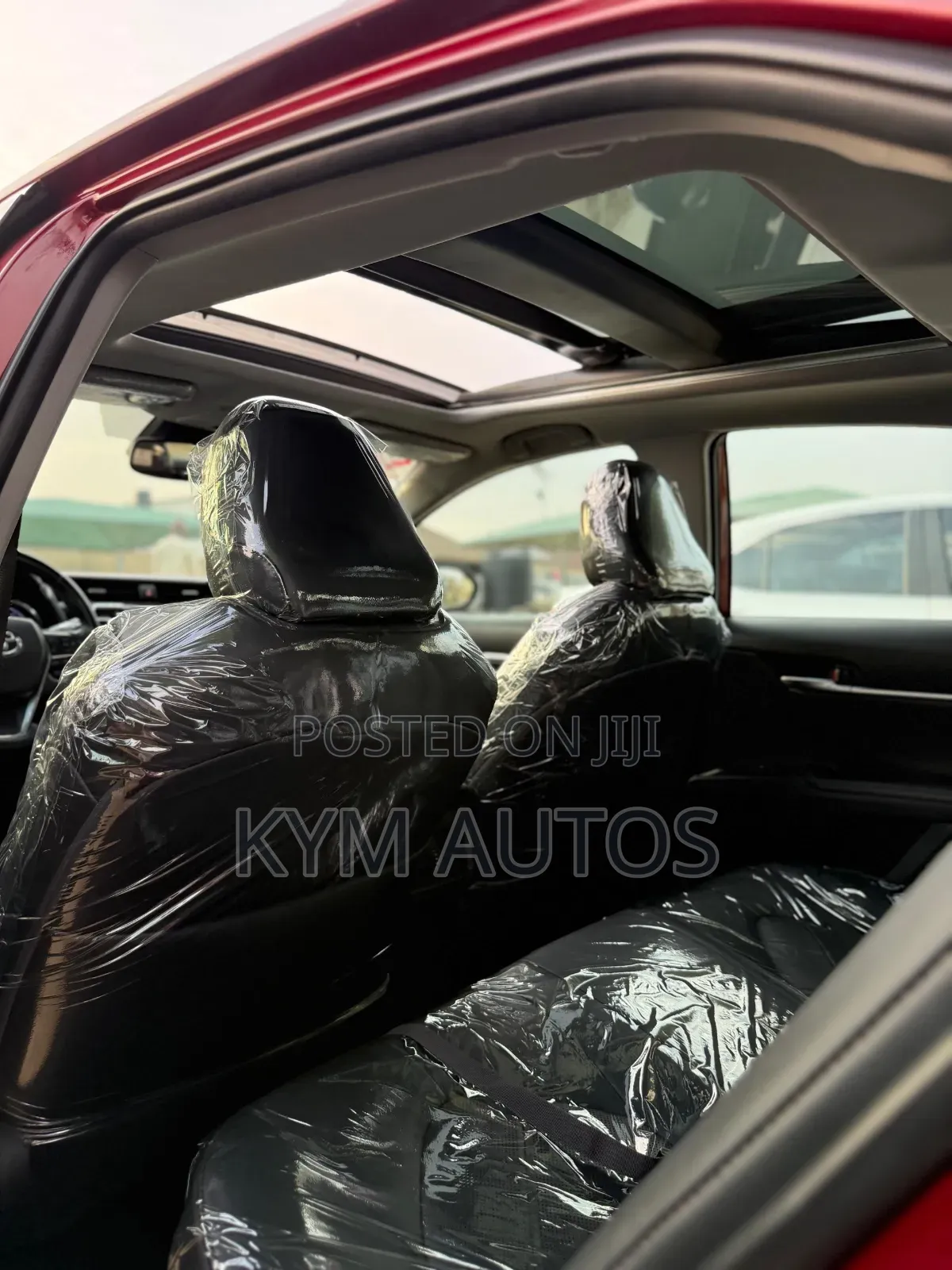 Toyota Camry XLE V6 (3.5L V6 8A) 2019 Burgundy