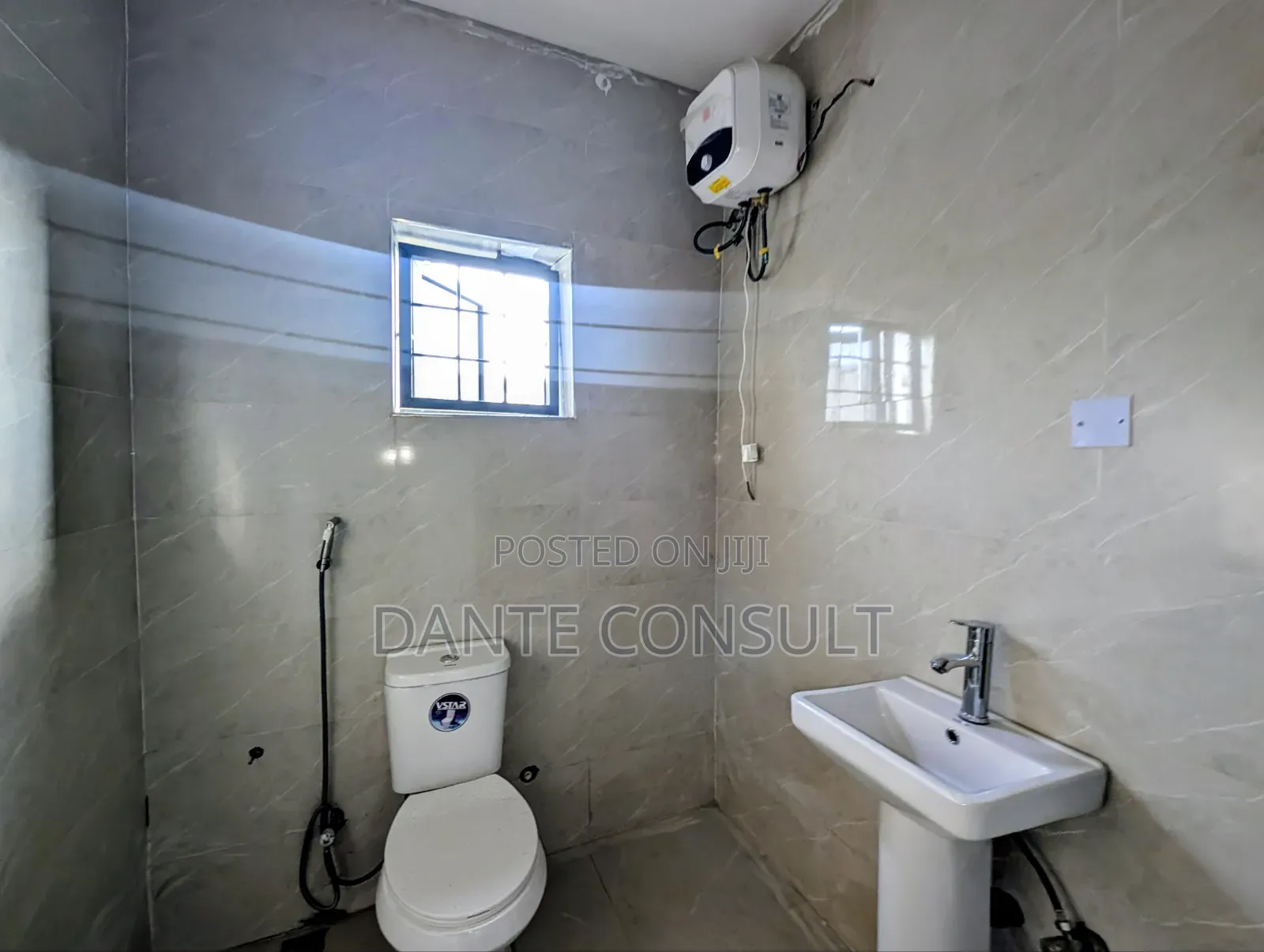 4bdrm Townhouse / Terrace in Katampe for rent