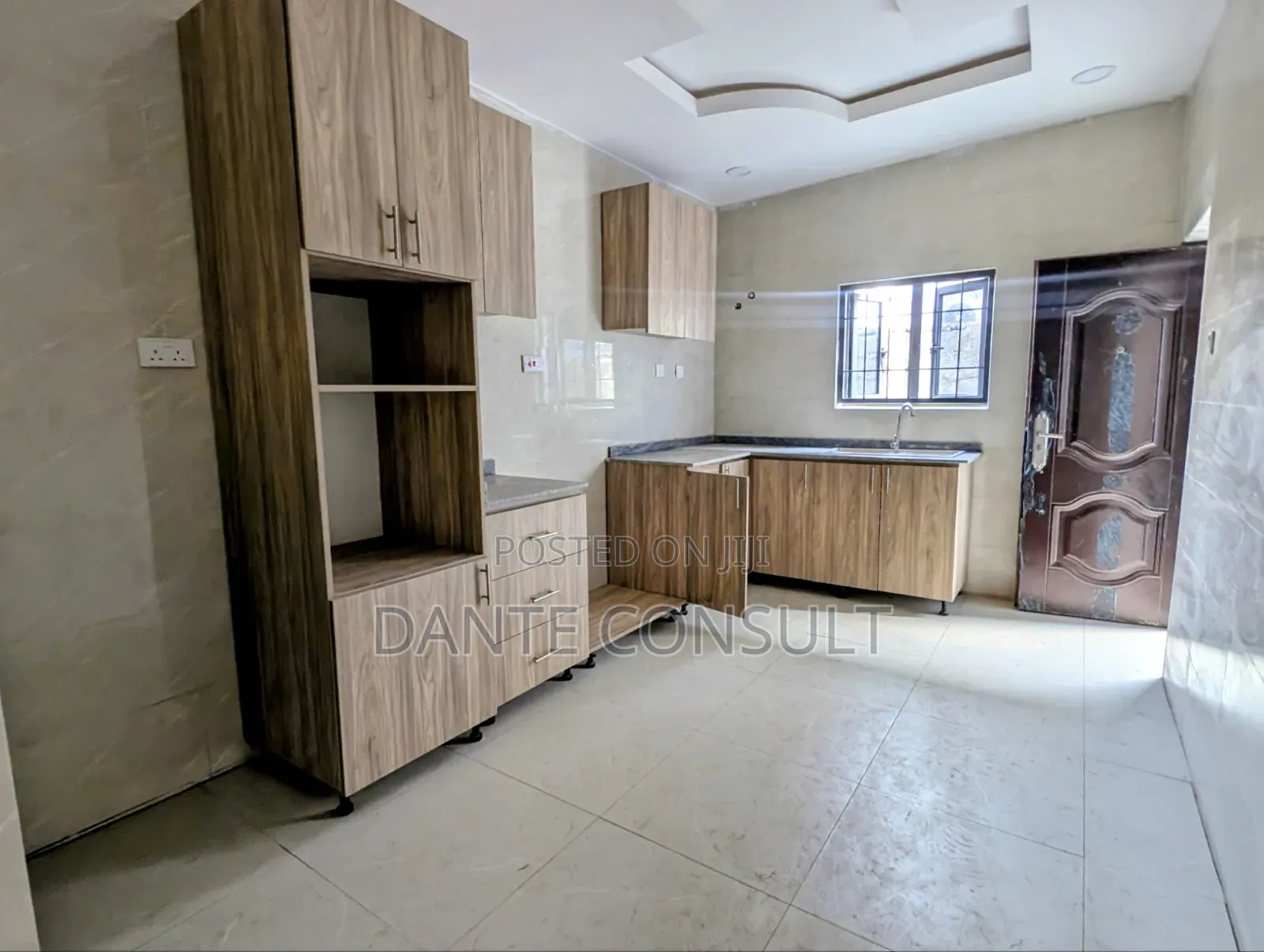 4bdrm Townhouse/Terrace in Katampe for sale