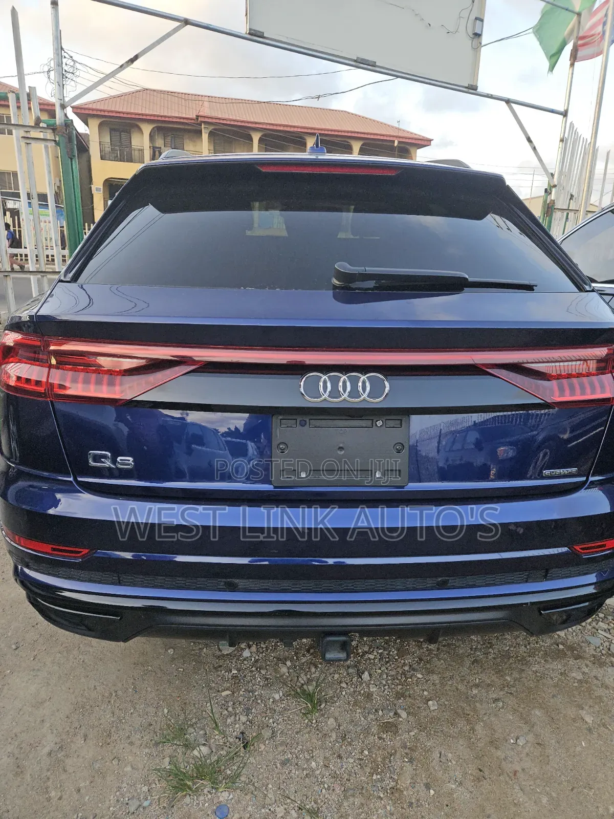 Audi Q8 2022 Blue