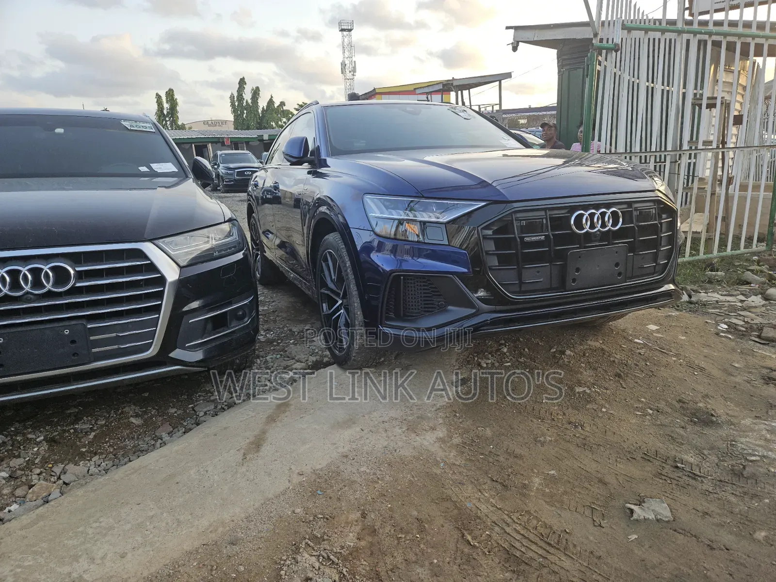 Audi Q8 2022 Blue
