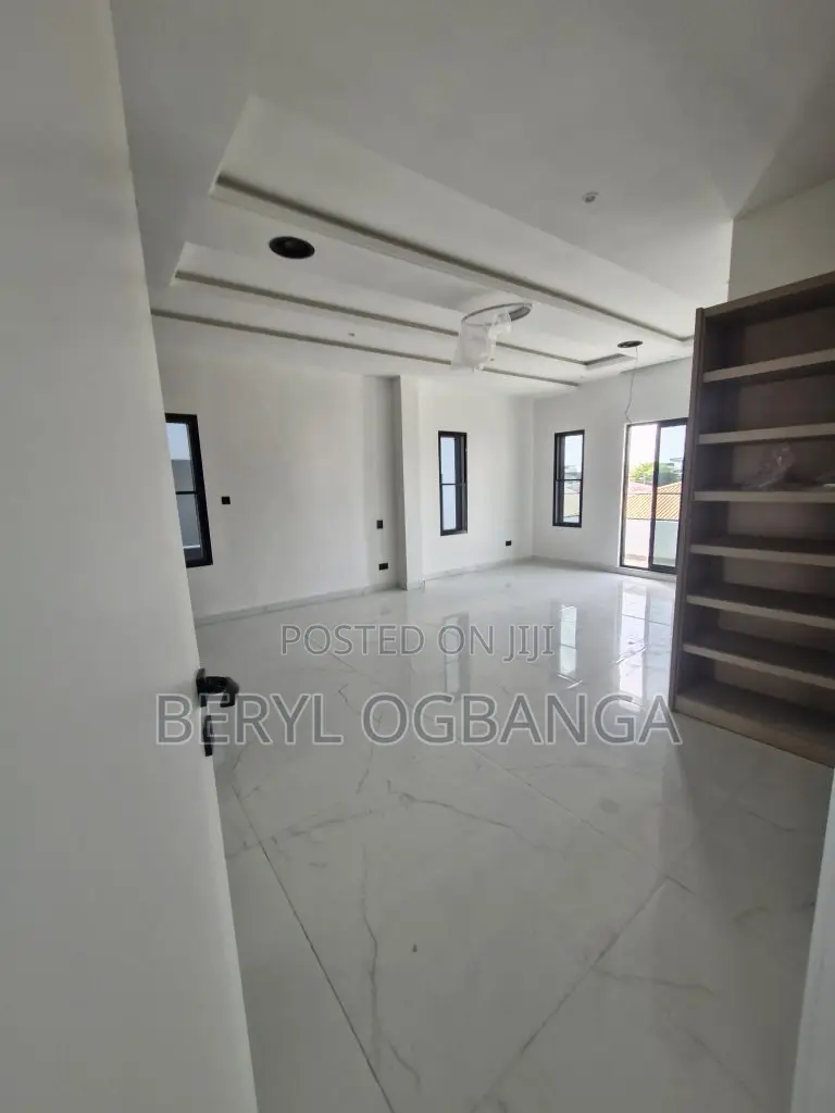 4bdrm Duplex in Lekki Phase 1 for sale